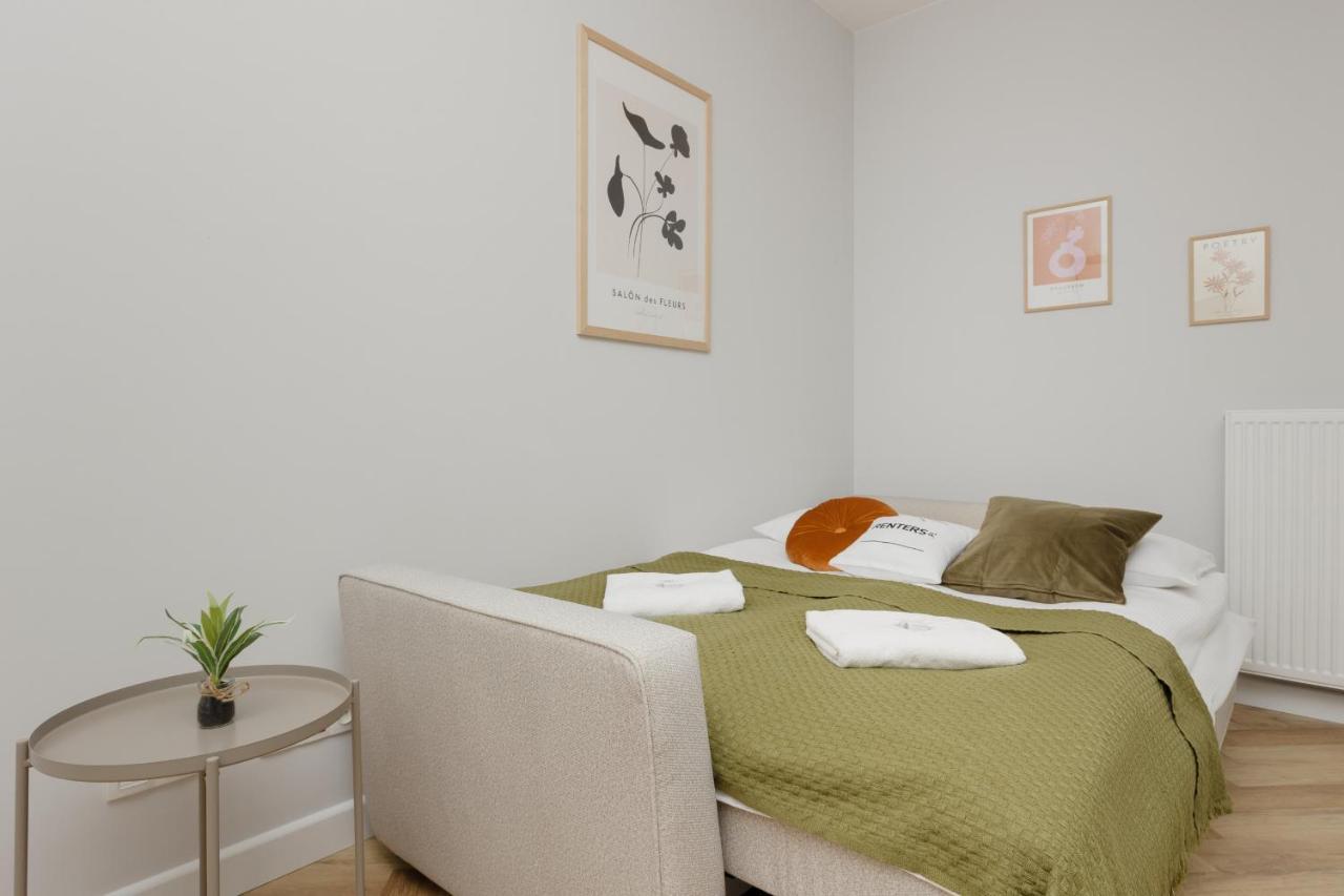 Business Kasprzaka With Parking By Renters * Warsaw