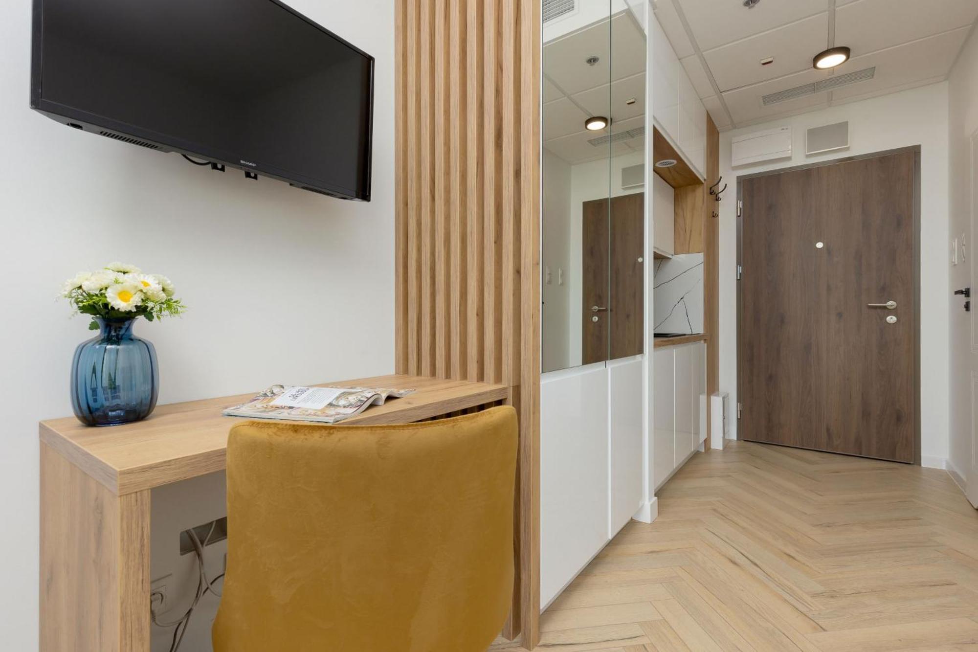 Aparthotel Business Kasprzaka With Parking By Renters Warsaw